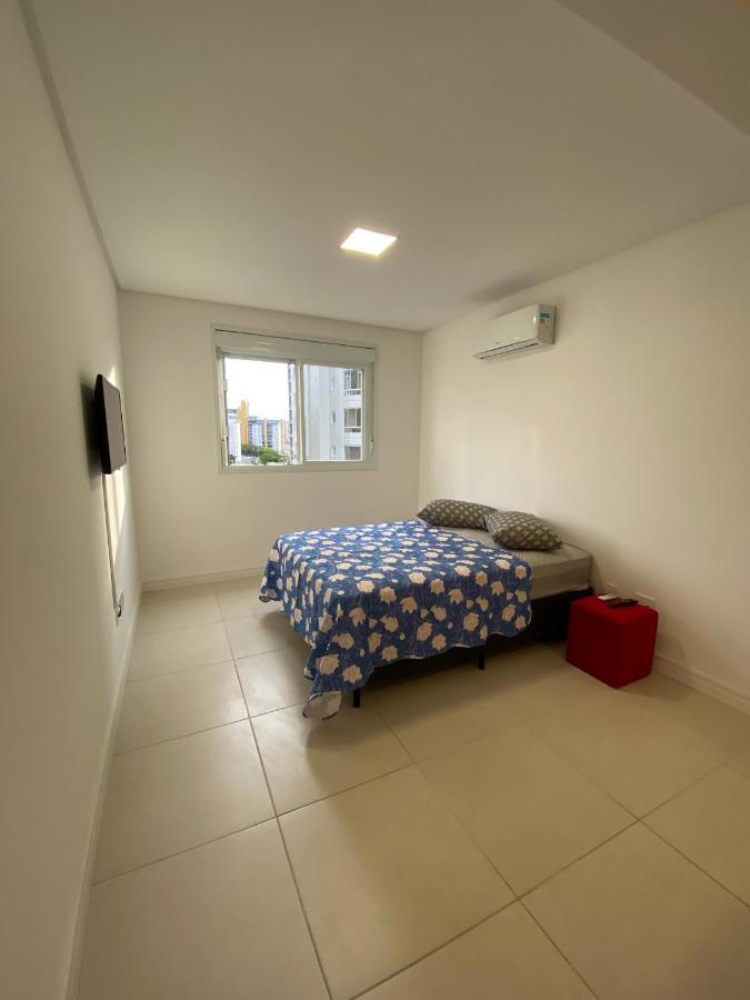 Apartamento Em Torres-906 - Uma Quadra Do Mar Экстерьер фото